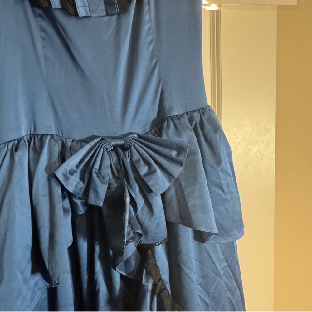 Victorian Choice Renaissance Tiered Hem Dress - Picture 11 of 11